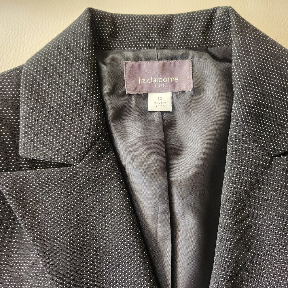 Liz Claiborne 2 Piece Pant Suit: black with mini white dots; size 10 Misses